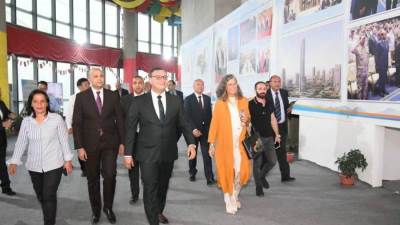 وزير الإسكان يصطحب وكيلة الأمين العام للأمم المتحدة فى جولة بمنطقة الأعمال المركزية بالعاصمة الإدارية الجديدة «صور»