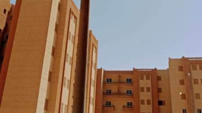 «الإسكان»: دفع العمل بأعمال ترفيق الأراضي والخدمات والتطوير بسوهاج الجديدة