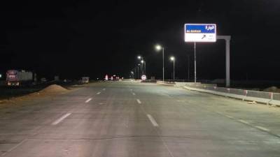 «الإسكان» تعلن تشغيل 100 كم من مشروع ازدواج طريق سيوة / مطروح وإضاءة جميع التقاطعات بالطاقة الشمسية