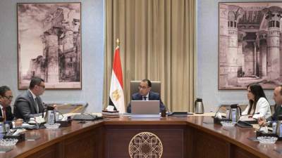 وزير الإسكان يستعرض آليات وشروط طرح وإتاحة قطع الأراضي بالمدن الجديدة للأنشطة العمرانية والخدمية