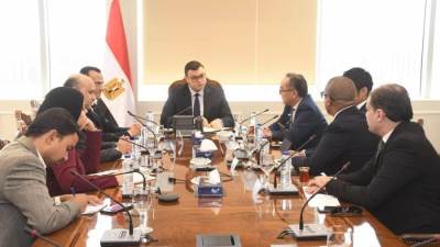 خلال لقائه بوزير الإسكان .. رئيس شركة «تايتان كابيتال» اليابانية يؤكد رغبته فى نقل استثماراته المقدرة بـ8 مليار دولار إلى مصر 