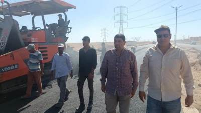 رئيس جهاز الشروق يُعلن الانتهاء من رصف المرحلة الأولى للمحور الشرقي للمدينة