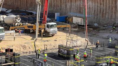 «نايل للتطوير العقاري»  تنجح في إتمام صب أساسات أعلى قمتين في إفريقيا