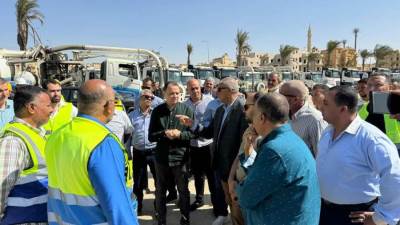 نائب رئيس «المجتمعات العمرانية» يتابع موقف تنفيذ المشروعات التنموية بالمدن الجديدة غرب القاهرة