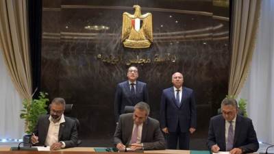 توقيع مذكرة تفاهم بين شركة العاصمة الإدارية و «موانىء دبي العالمية» لتطوير منطقة حرة