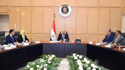 «الوزير» يوجه المصانع الجديدة الكبرى يإنشاء محطات طاقة متجددة