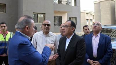 «مدبولي» يتفقد مشروع إنشاء مجمع  «الورش الحرفية» و«السكن البديل» بمنطقة شمال الحرفيين بالدويقة