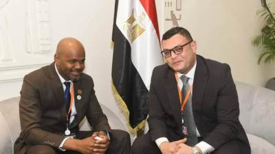 وزير الإسكان  يبحث مع بنك التنمية الأفريقي تعزيز التعاون المشترك