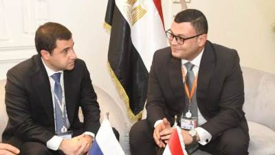 «الشربينى» يلتقى نائب وزير الإسكان الروسى  لبحث سبل التعاون المشترك بين البلدين