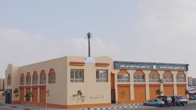 تسليم 14 محلًا تجاريًا للجنة المساعدات الأجنبية في العاشر من رمضان لتعزيز الخدمات التموينية