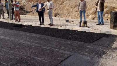 «جهاز الشروق» يستكمل الرصف بآخر القطاعات بالمحور الشرقى الجديد بالمدينة