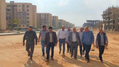 نائب رئيس هيئة المجتمعات العمرانية يتفقد سير العمل بمشروع الإسكان الأخضر بالعبور الجديدة بإجمالى 3924 وحدة