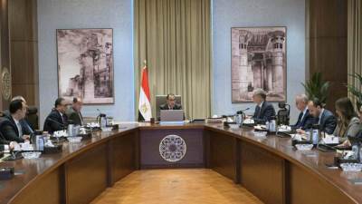 «الوزراء»: بدء تحويل السيارات الحكومية للعمل بالغاز الطبيعي