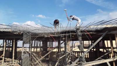 تنفيذ حملات لإزالة مخالفات البناء والإشغالات بمدن الشروق والسادات وبدر