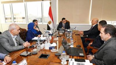 «الشربيني» يناقش خطط دخول شركات التسويق والتطوير العقاري بمشروعات شراكة مع هيئة المجتمعات العمرانية