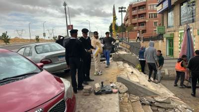 جهاز الشروق يشن حمله لرفع إشغالات الأسواق التجارية ويحرر 9 محاضر للمحلات المخالفة