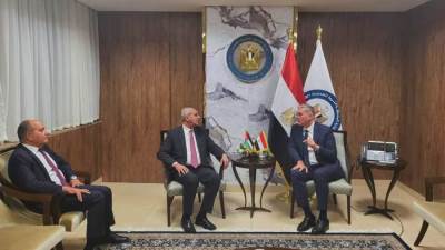 مصر توقع اتفاقية استغلال البنية التحتية لاستقبال الغاز المسال لصالح للأردن