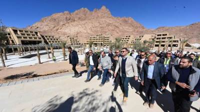 وزير الإسكان يكلف جهاز تعمير سيناء بتخصيص فريق متابعة لمشروع تطوير موقع التجلى الأعظم على مدار الساعة