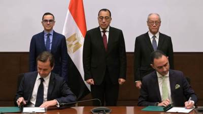 باستثمارات 45 مليون دولار .. «نيسان مصر» تُوقّع عقد استثمار لتصنيع طراز ثالث من سياراتها  فى مصر ؜