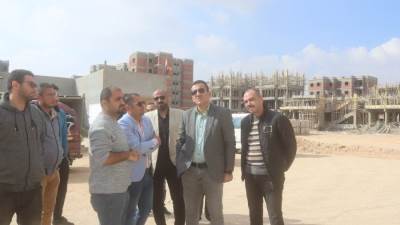 رئيس جهاز العاشر  يتفقد مشروع الإسكان الأخضر بحدائق العاشر