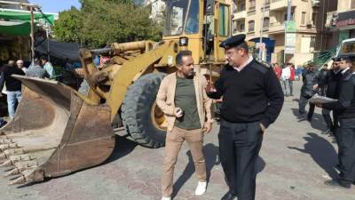 تنفيذ حملات إزالة إشغالات ووصلات مياه خلسة وغلق أنشطة مخالفة بمدن 6 أكتوبر والسادات و15 مايو
