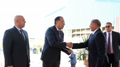 تسليم عقود عدد من المصانع للمستثمرين بالمرحلة الأولى بمدينة الجلود بالروبيكي