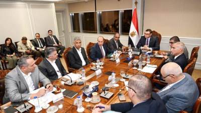 وزير الإسكان يتابع سير العمل بالمشروعات التى تنفذها شركة أبناء حسن علام بمدينة سانت كاترين