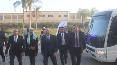 كامل الوزير  يتفقد المشروعات الصناعية الكبري بمدينة العاشر 