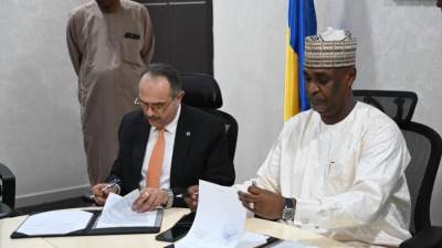 المقاولون العرب توقع بروتوكولا مع تشاد لدراسة وتنفيذ الطريق الاستراتيجي «مصر – ليبيا – تشاد»