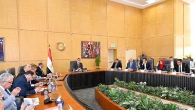 وزير الإسكان يشدد على ضرورة الالتزام بالجداول الزمنية المحددة للانتهاء من  مشروع «حديقة تلال الفسطاط»