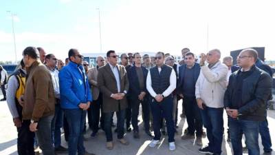 وزير الإسكان يتفقد سير العمل بمشروع البحيرة بـ «نيو مارينا» و«مارينا 8»