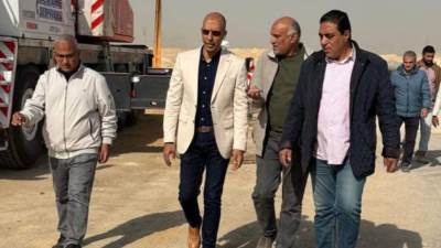 وزير الإسكان يُتابع معدلات تنفيذ مشروعات الطرق والمرافق بامتداد مدينة القاهرة الجديدة