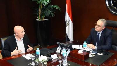 بتكلفة استثمارية 385 مليون دولار .. مجموعة لوتاي الصينية أكبر منتج للأقمشة المصبوغة  في العالم تبحث إنشاء مصنع في مصر