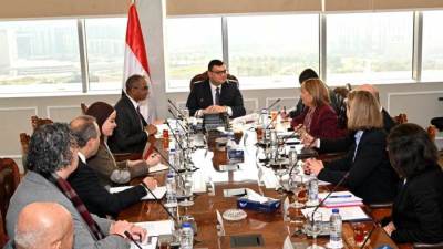 وزير الإسكان يبحث مع  بنك الاستثمار الأوروبي موقف تنفيذ المشروعات المشتركة