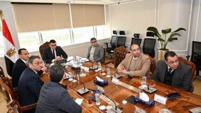 وزير الإسكان يتابع معدلات تسويق مشروعات هيئة المجتمعات العمرانية الجديدة مع الشركة السعودية المصرية للتعمير