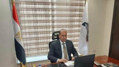 وزير الإسكان يتابع مع رئيس الجهاز المركزي للتعمير موقف تنفيذ 5 مستشفيات لصالح وزارة الصحة 