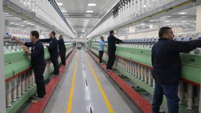 «مدبولى» يصل مدينة المحلة الكبرى لتفقد مصانع الغزل والنسيج بعد رفع كفاءتها