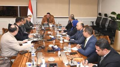 وزير الإسكان يتابع موقف المشروعات التنموية الجارى والمخطط تنفيذها بالعلمين الجديدة