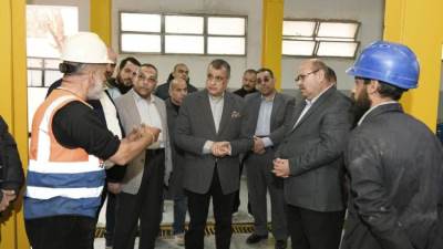 وزير الإنتاج الحربي يتفقد خطوط الإنتاج بشركة هليوبوليس للصناعات الكيماوية