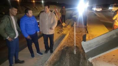 رئيس جهاز الشروق يتابع أعمال استكمال الأرصفة والجُزر بالمحور الشرقي بالمدينة 