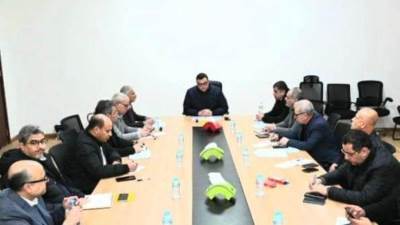 «الشربينى» يكلف مسئولي «المجتمعات العمرانية» بعقد اجتماع أسبوعي مع الشركات المنفذة لمشروعات مياه الشرب بالعاصمة الإداراية 