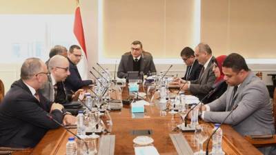 «الشربيني» يستعرض مع مجموعة عبدالمحسن الحكير القابضة الفرص الاستثمارية بالمدن الجديدة