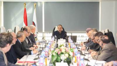 وزير قطاع الأعمال  يتابع الموقف التنفيذي لمشروعات شركات «القابضة للتشييد والتعمير»