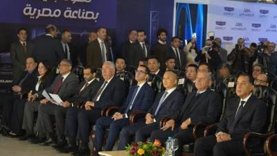 رئيس الوزراء يفتتح خطوط تجميع سيارات «جيلى» في مصر