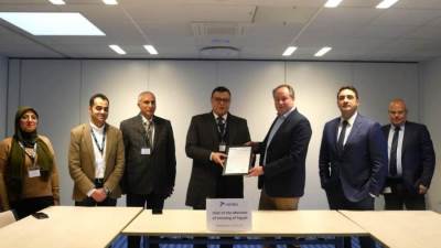 وزير الإسكان يلتقي رئيس "rehlko العالمية" لبحث المشروعات التي تنفذها الوزارة  مع الشركة