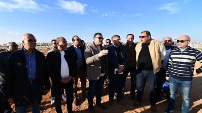 «الشربينى» يتفقد  الطرق والمحاور والمشروعات الجارية بالأراضي المضافة بالشروق