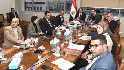 وزير الإسكان ومحافظ السويس يتابعان عدداً من ملفات العمل والمشروعات المشتركة