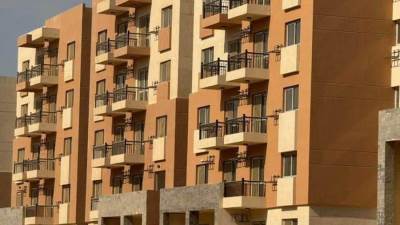 وزير الإسكان يُتابع مشروعات الطرق بـ"بيت الوطن" ووحدات "سكن لكل المصريين" بالقاهرة الجديدة