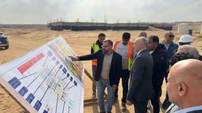 نائب رئيس هيئة المجتمعات العمرانية يتفقد مشروعات المرافق والكهرباء بمدينة العبور الجديدة