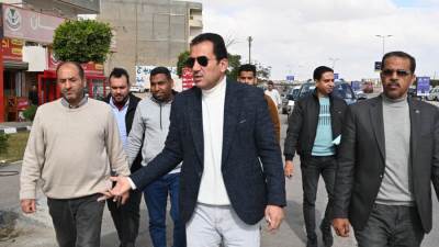 رئيس جهاز مدينة العاشر من رمضان يتفقد الحي الأول والثاني لرفع مستوى الخدمات